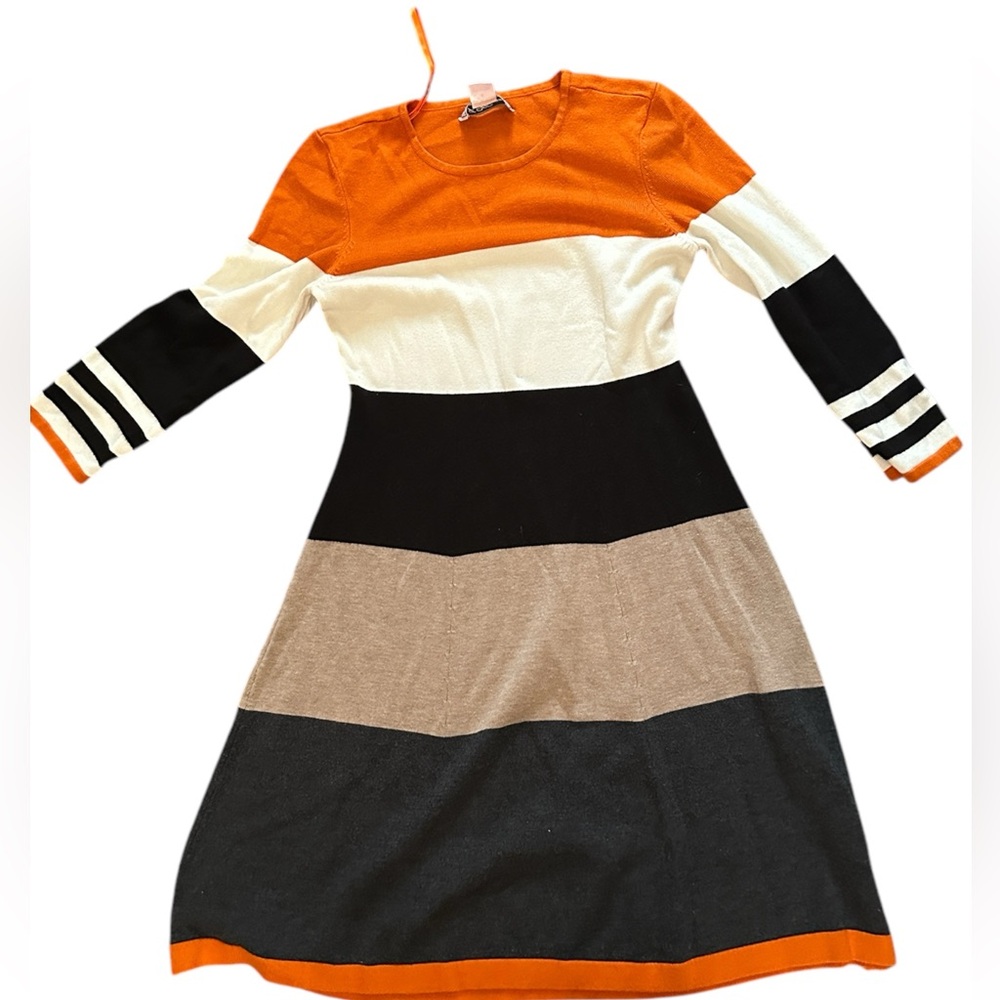 Cool and cozy color block dress — orange and black! Size small!